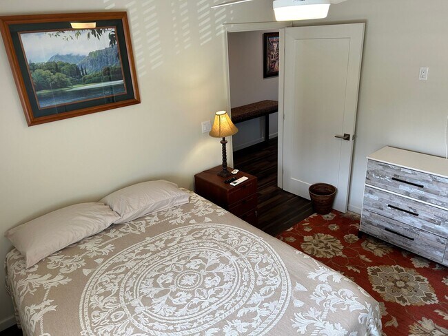 Building Photo - Pailolo Place Furnished One Bedroom