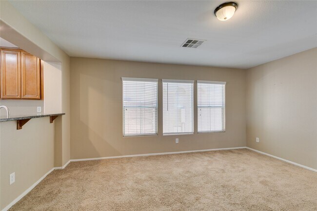 Building Photo - 1155 Paradise Garden Dr