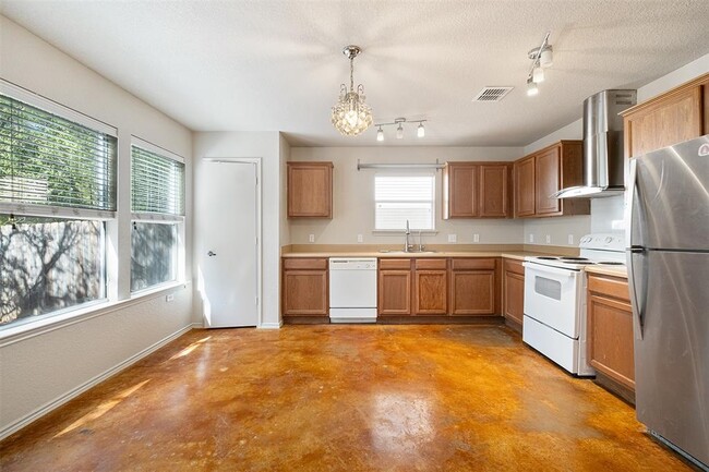 Building Photo - 7101 Thannas Way