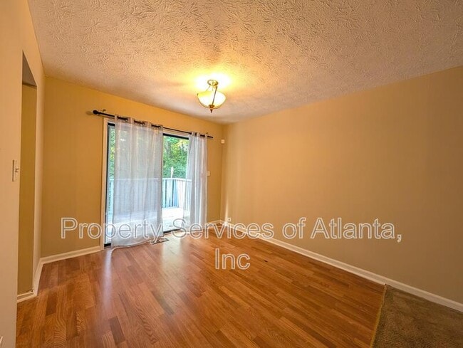 Building Photo - 4341 Old Lake Dr
