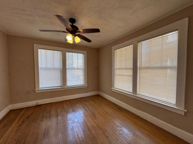 Building Photo - 2623 College St