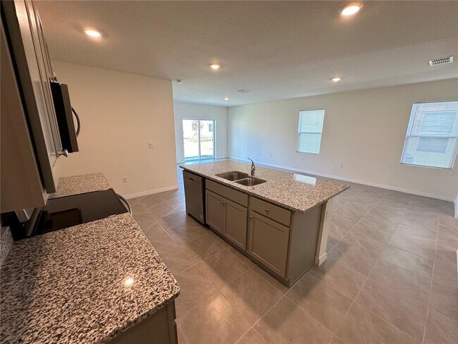 Building Photo - 1169 Cascades Ave