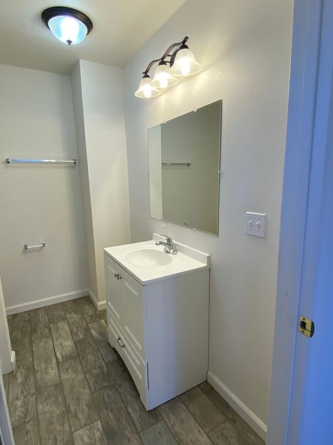 Building Photo - 1328 Woodmoor Ln