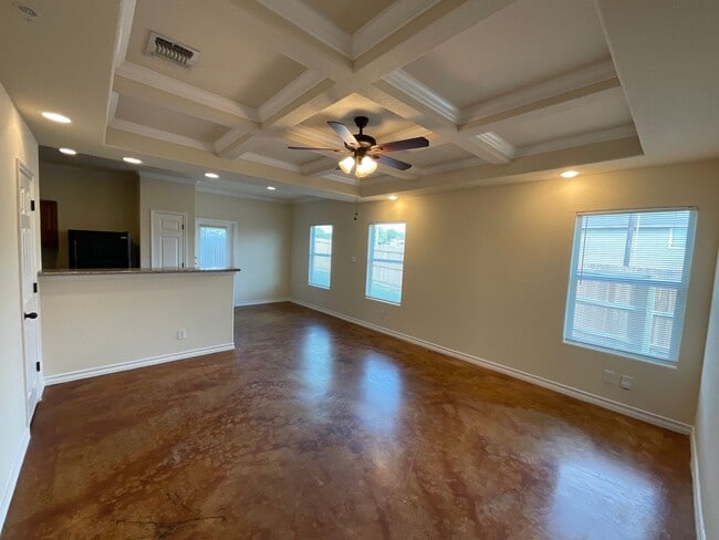 Building Photo - 6403 Aspen Hill