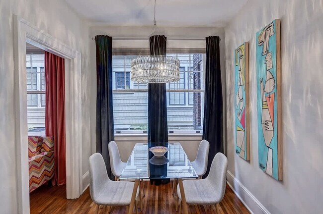 Building Photo - 518 Lamar Ave