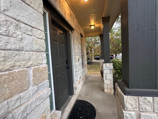 Building Photo - 307 Grutsch Dr