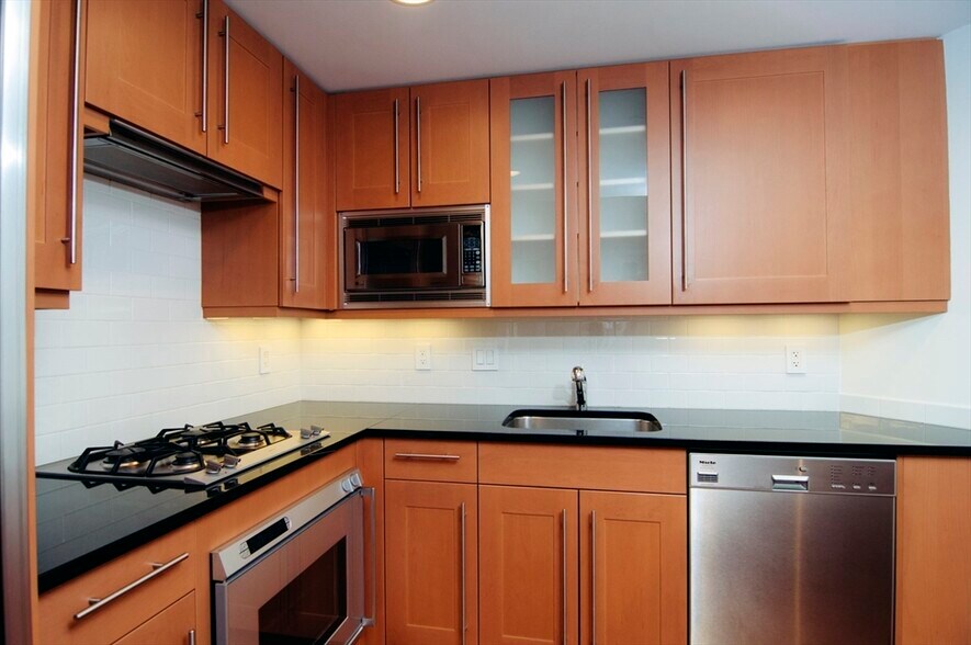 Building Photo - 505 Tremont St