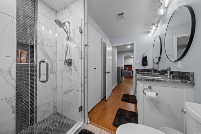 Building Photo - 100 Bayou Point