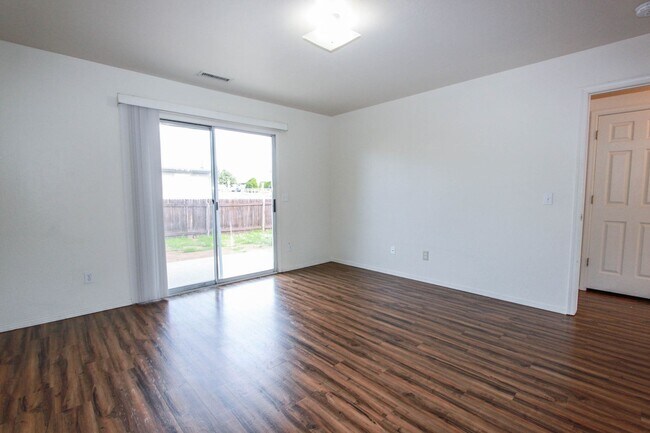 Building Photo - 7430 E Lobo Way