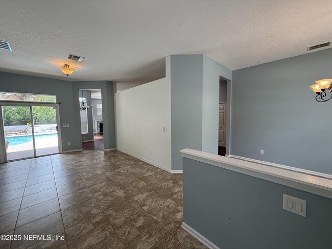 Building Photo - 1319 N Kyle Way