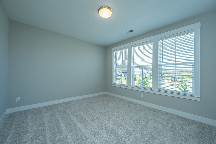 Building Photo - 163 Pocket Bend Cir