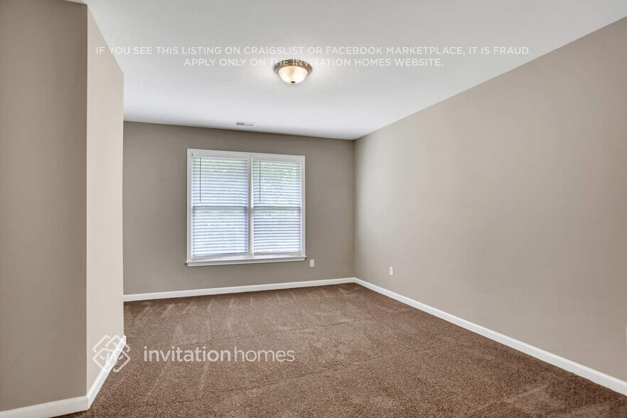 Building Photo - 87 Golden Aster Trce