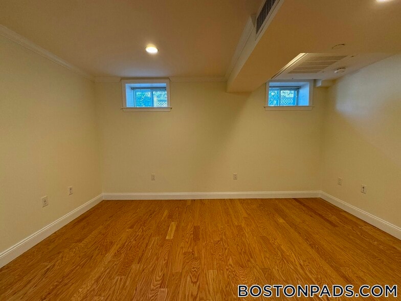 Building Photo - 3 Langdon St