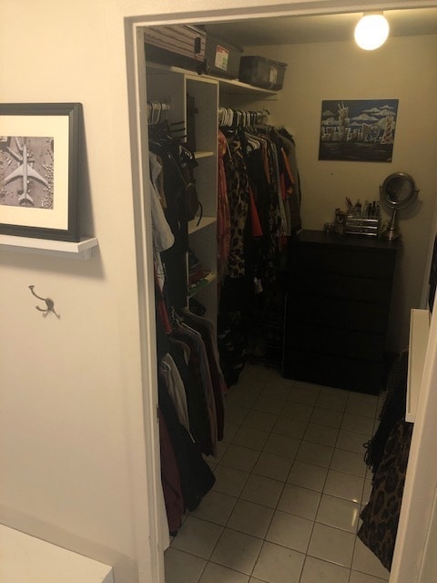 Building Photo - 4343 N Clarendon Ave