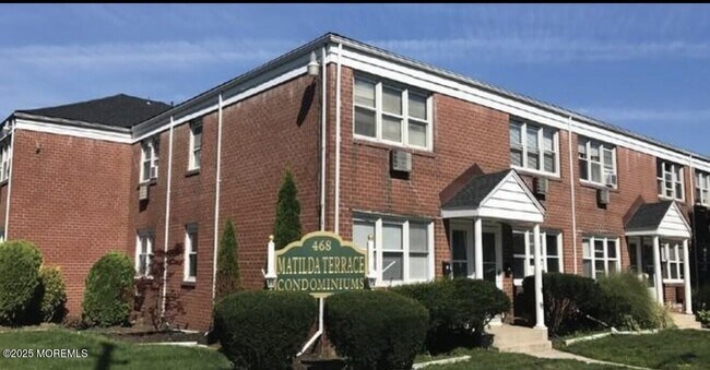 Primary Photo - 468 2nd Ave