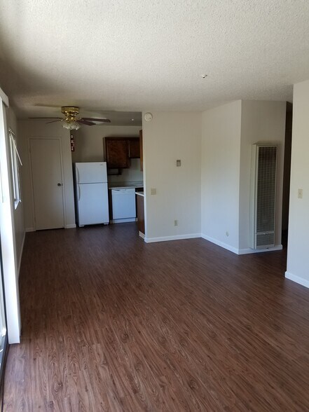 Building Photo - 834 Carlita Cir
