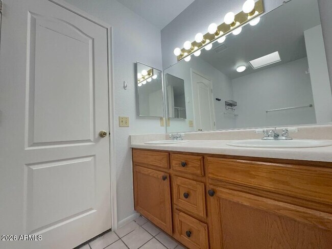 Building Photo - 3289 Black Hawk Dr