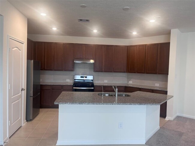 Building Photo - 15723 Winter Heights Dr