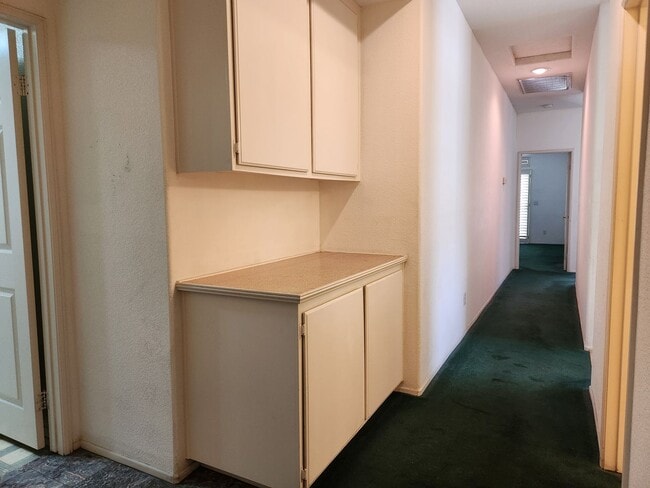 Building Photo - SINGLE STORY TOWN HOME AVAILABLE