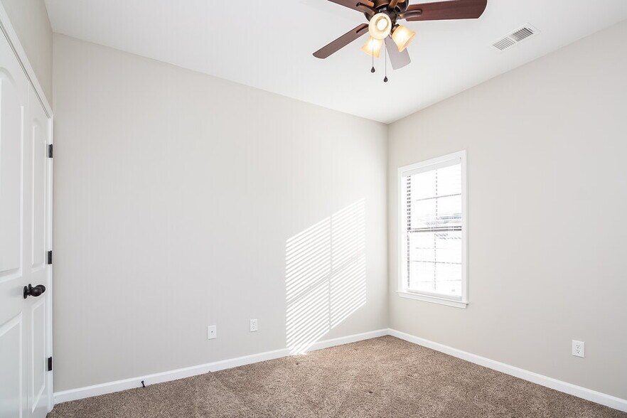 Building Photo - 9301 Chastain Pl