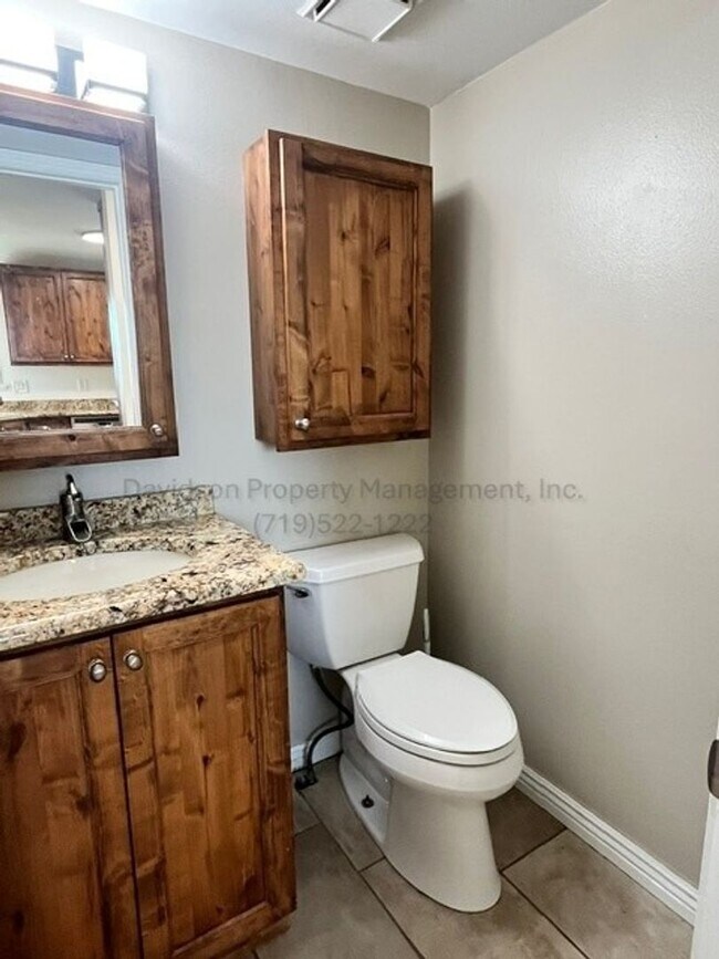 Building Photo - Inviting 3 Bedroom House Near Cottonwood Creek Park