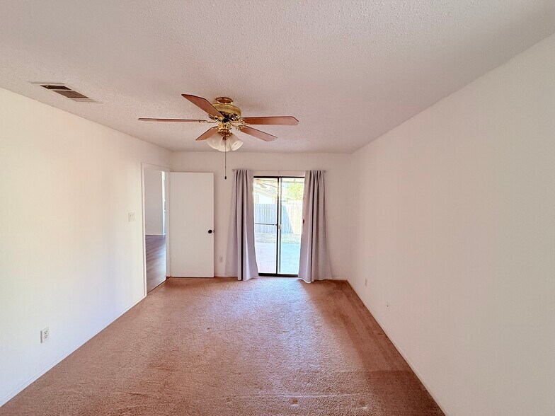 Building Photo - 914 Dover Pass