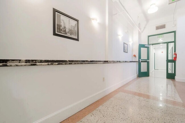 Building Photo - 330 N Charles St