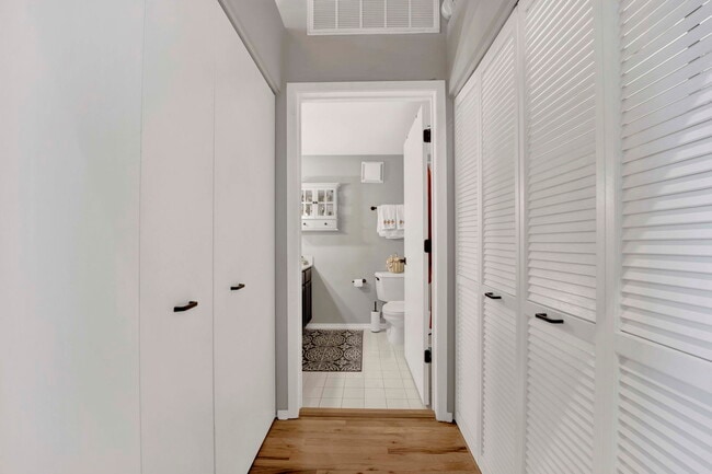 Building Photo - 625 W Jackson Blvd