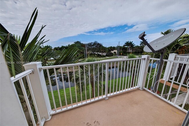 Building Photo - 4645 SW 75th Way