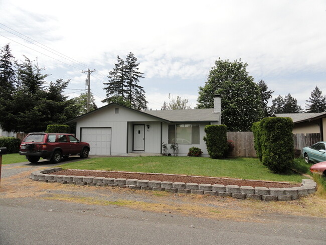 Primary Photo - Very Nice 3 Bedroom 1 3/4 Bath Rambler in ...