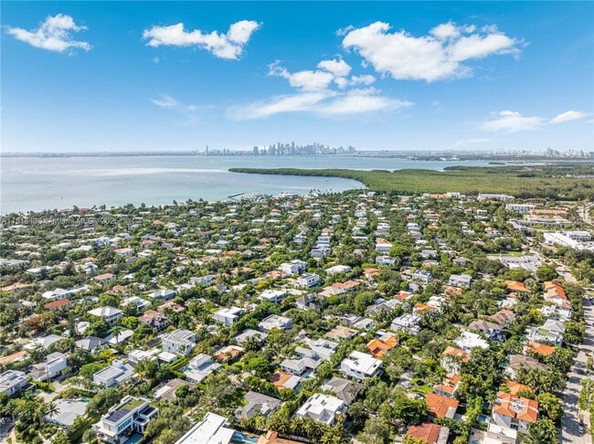 Building Photo - 475 Woodcrest Rd