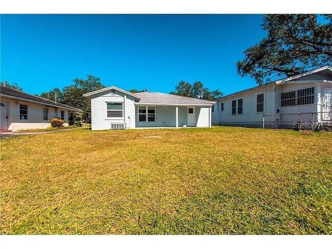 Building Photo - 104 W Osborne Ave