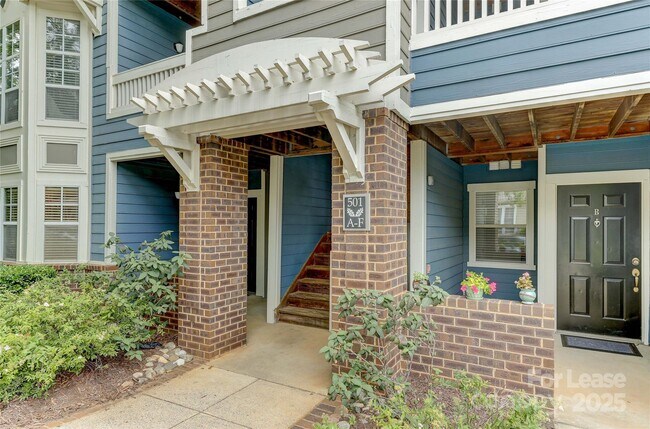 Building Photo - 501 Olmsted Park Pl
