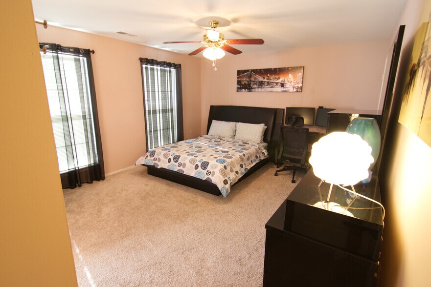 Building Photo - 7718B Lexton Pl