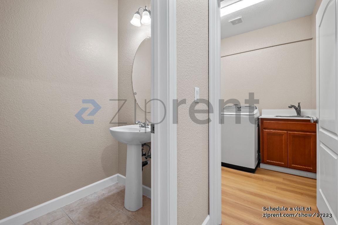 Building Photo - 8106 Westport Cir