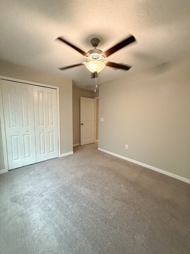 Building Photo - LIKE NEW 4-Bedroom, 2 Bath home in Triple ...