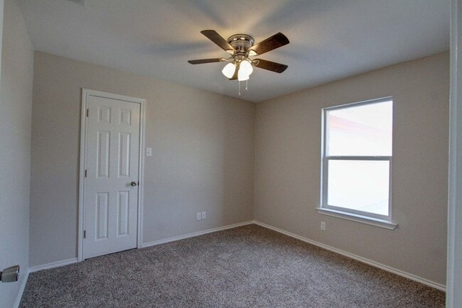 Building Photo - COMING SOON - 4 Bedroom Home + 2 Car Garage and Privacy Fenced Backyard!
