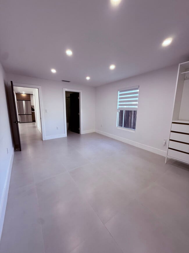 Building Photo - 4430 NW 1st Ave