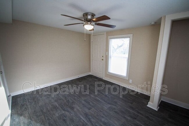 Building Photo - 936 Poinsettia St