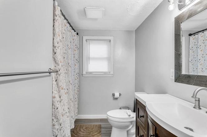 Building Photo - 80 Victoria St