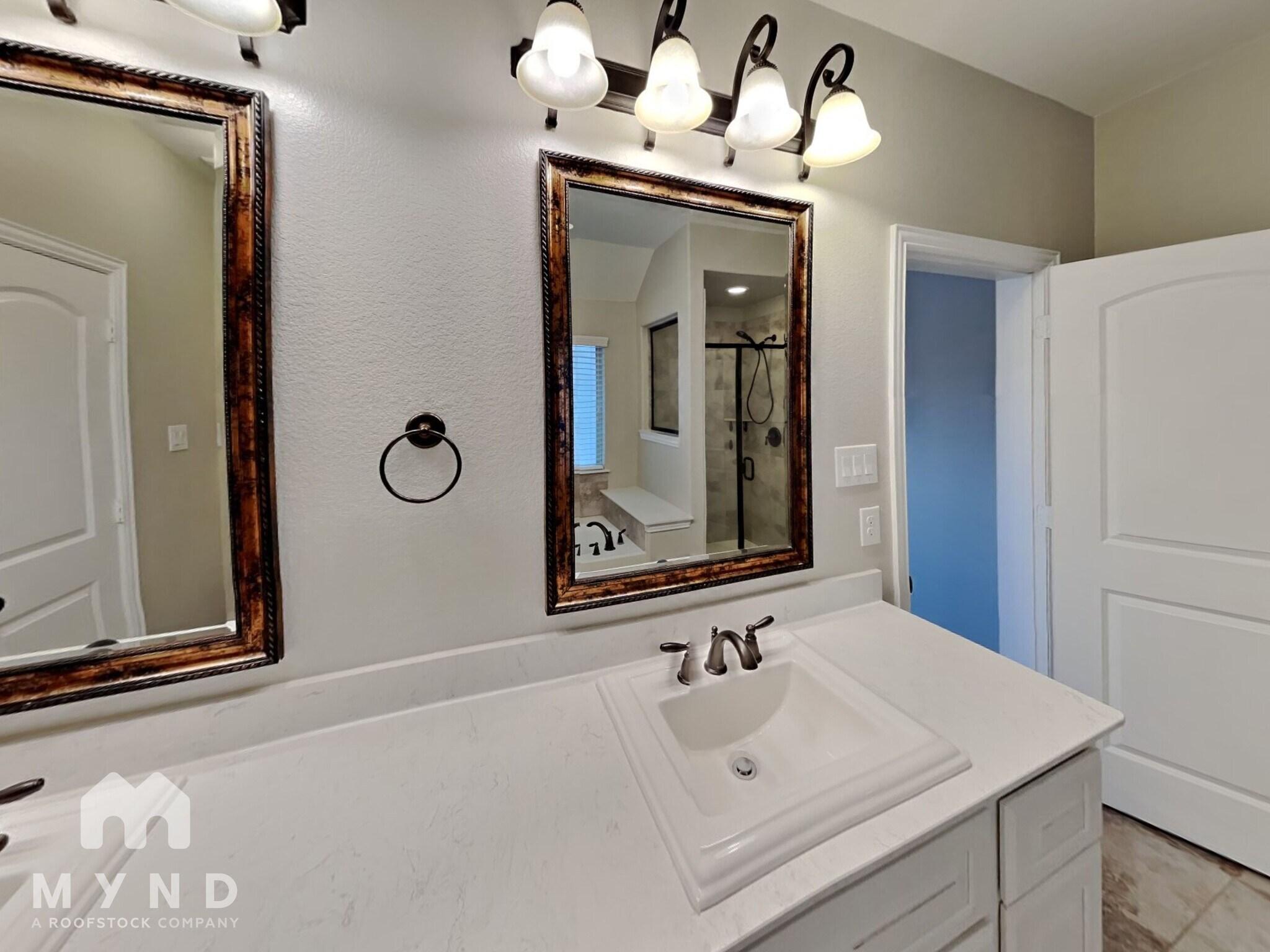 Building Photo - 405 Bentley Dr