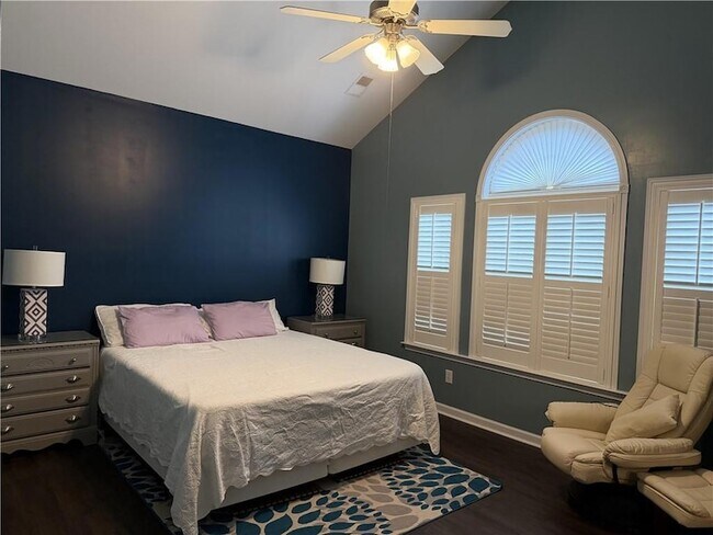 Building Photo - 502 Camellia Ct