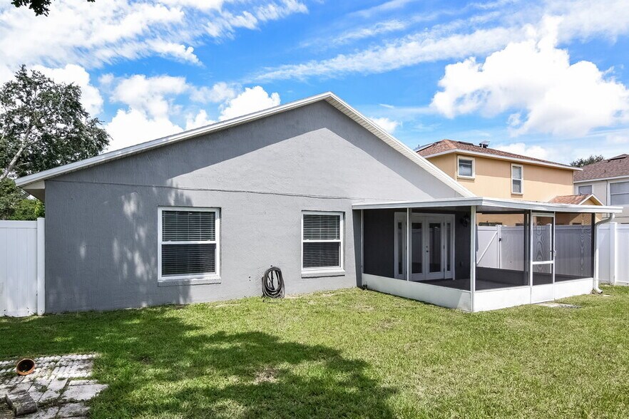Building Photo - 1013 Eagles Forrest Dr