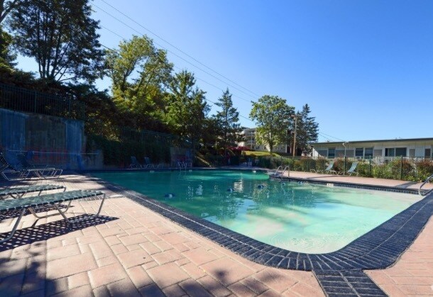 Building Photo - 501 Laurel Hill Rd