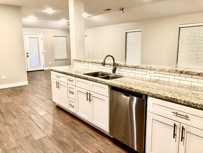 Building Photo - 6315 Canyon Rock Way