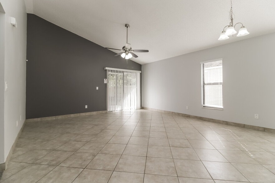 Building Photo - 9782 Piney Point Cir