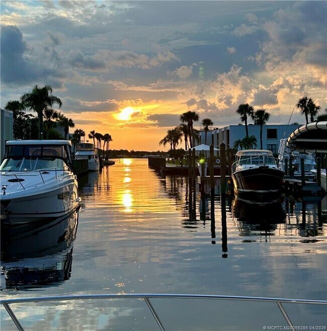 Building Photo - 1950 SW Palm City Rd