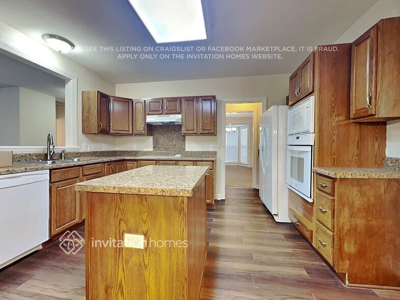 Building Photo - 8934 Lizzie Ln