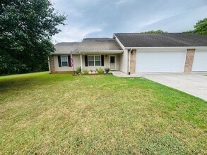 Building Photo - 3 bedroom, 2 bath w/ 2-car garage convenient to Sevier, Knox & Jefferson Counties - available now