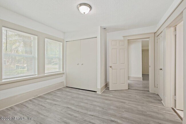 Building Photo - 3058 Rosselle St